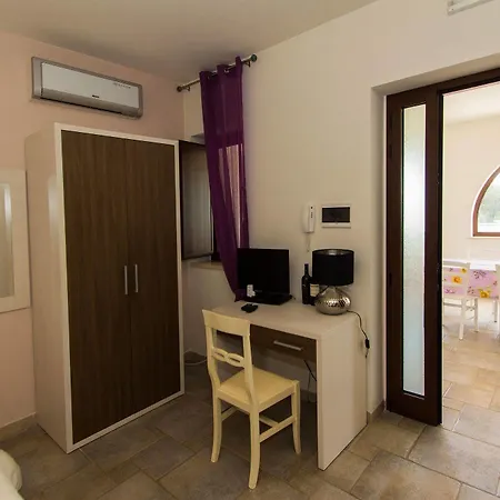 Bed & Breakfast Rifugio Delle Grotte 2*