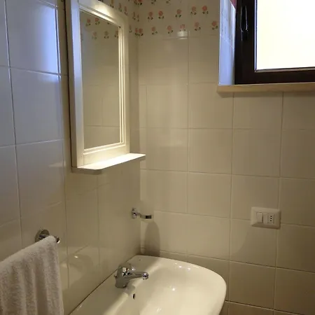 Rifugio Delle Grotte Bed & Breakfast 2*