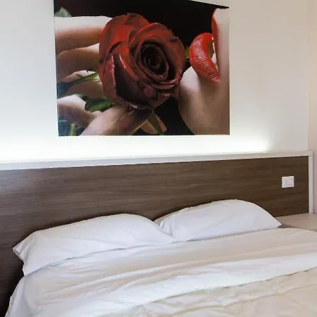 Rifugio Delle Grotte فندق مبيت وإفطار 3*